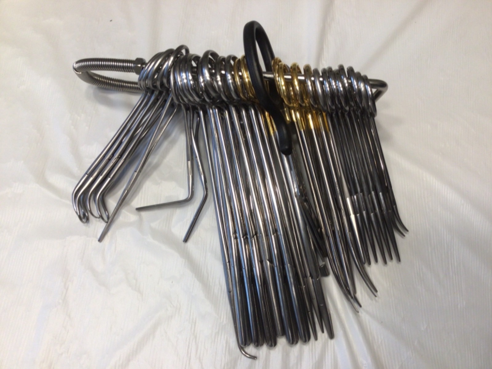 30 – Jarit surgical instrument set