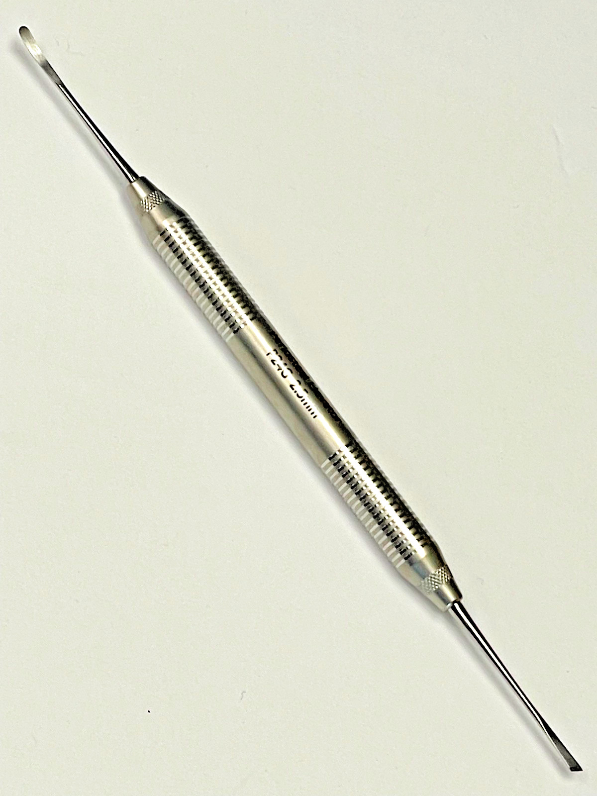 Periosteal Elevator P24G, Sharp / Round Ends, 2.5 mm wide