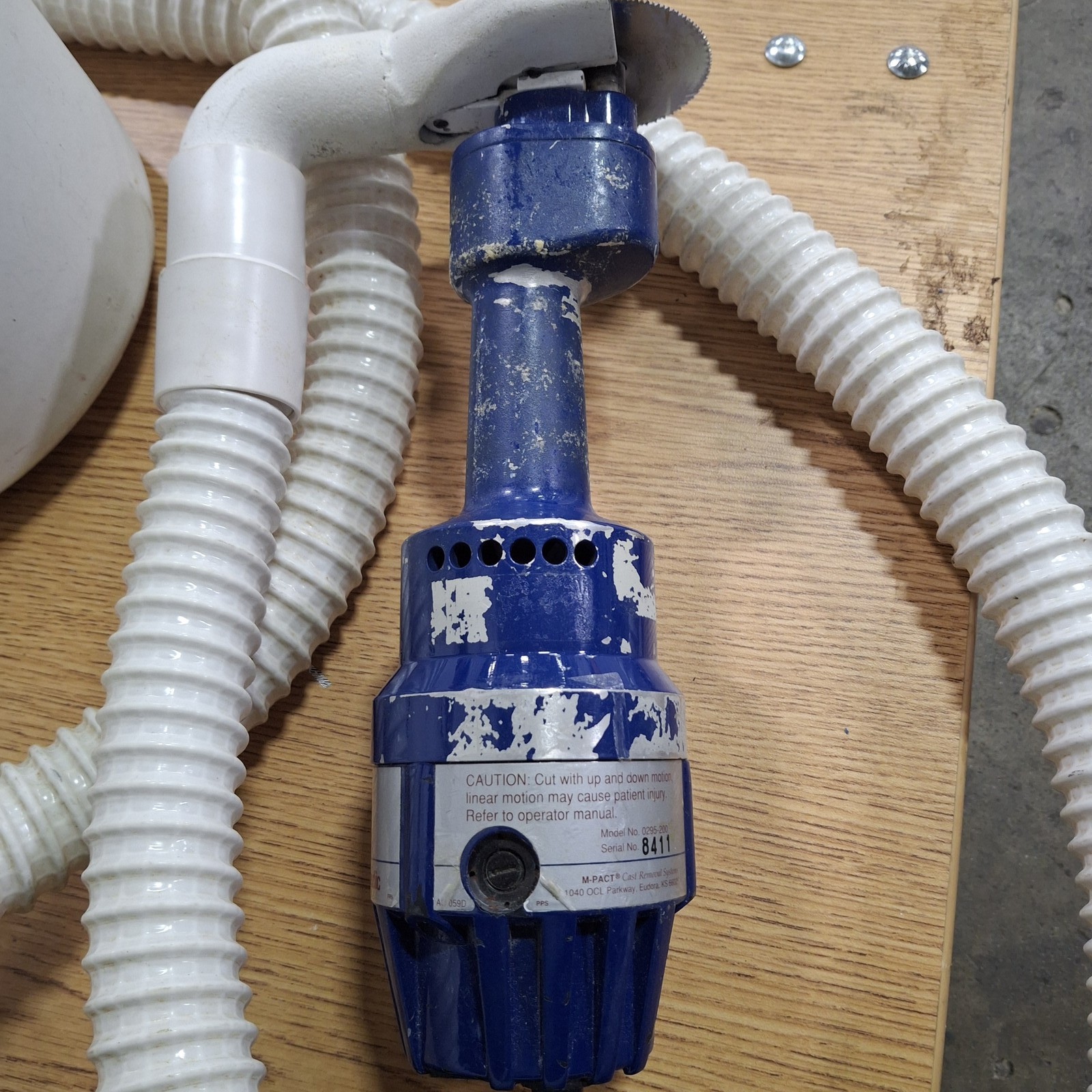 M-PACT WORLDWIDE 0295-200 Saw w/ 4183-160 Plaster Vacuum