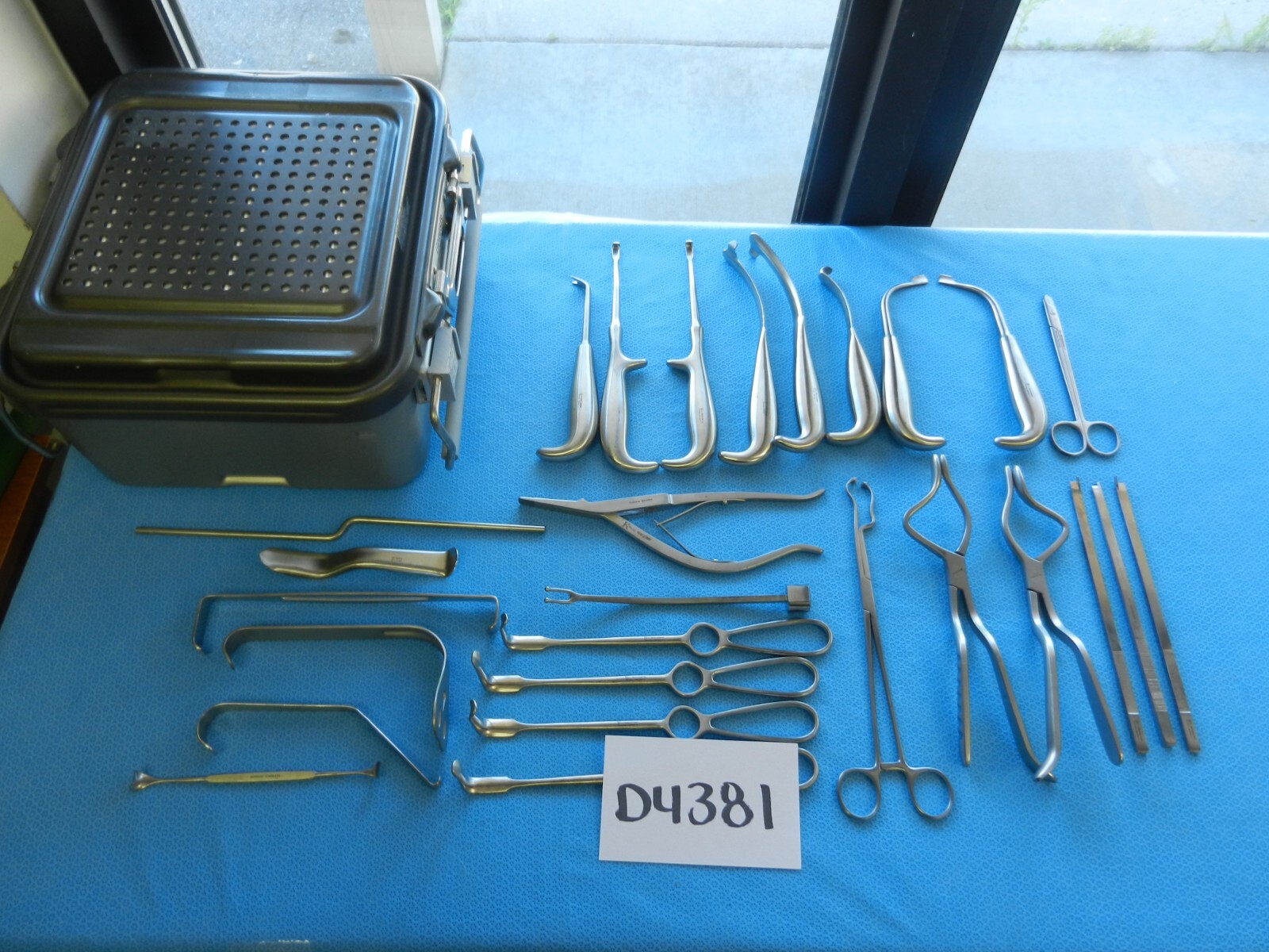 D4381 Konig Surgical ENT Maxillofacial Instrument Set W/ Case