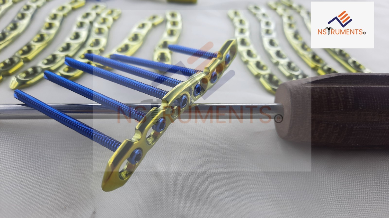 Anterïor Clavïcle Locking “S” 6,8,10 Hole Plate & 3.5mm screw Titanium (58 Pc)
