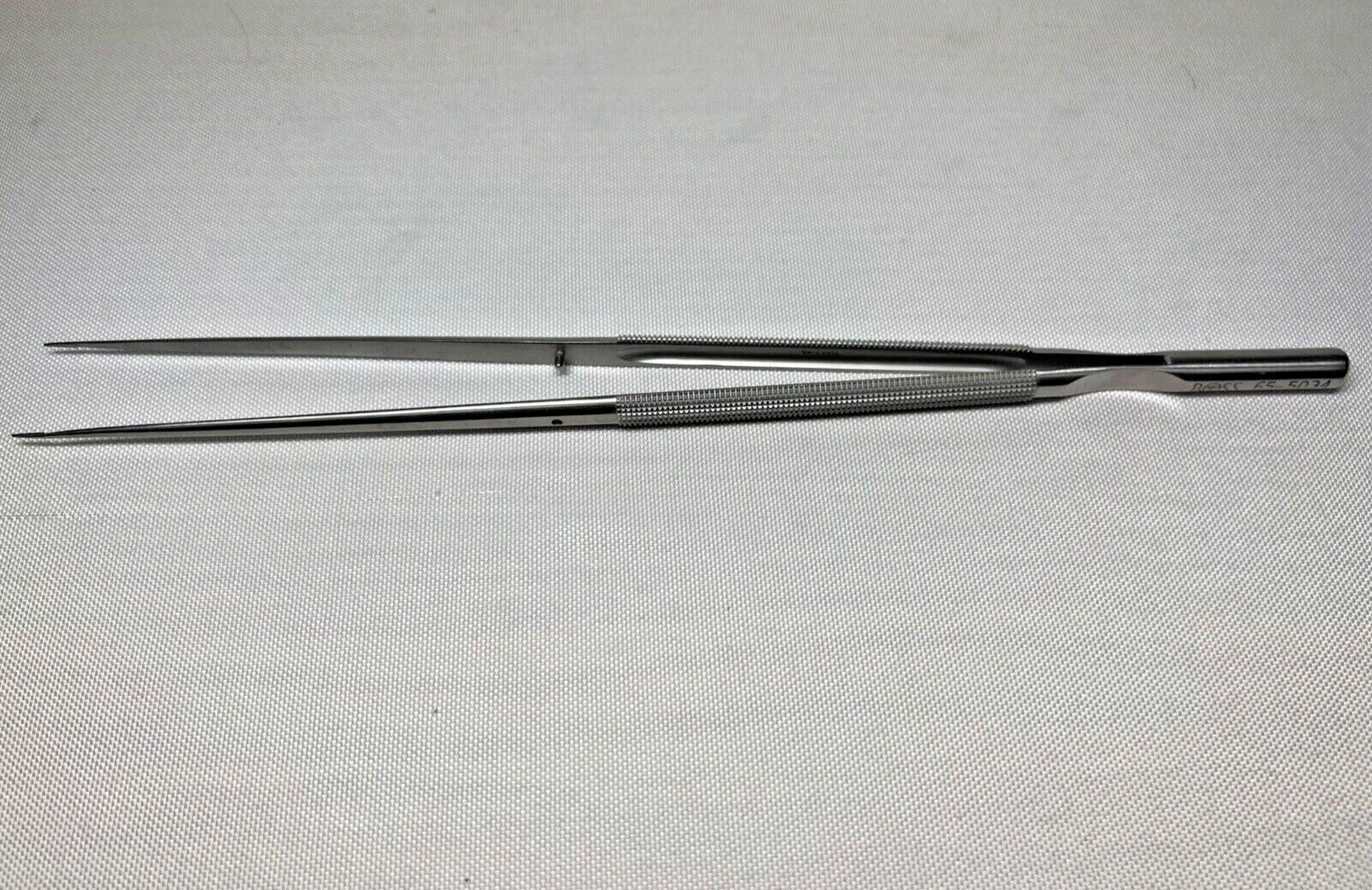 Boss 65-5034 FineTouch Forceps, Long 10″, Fine Platform Tips