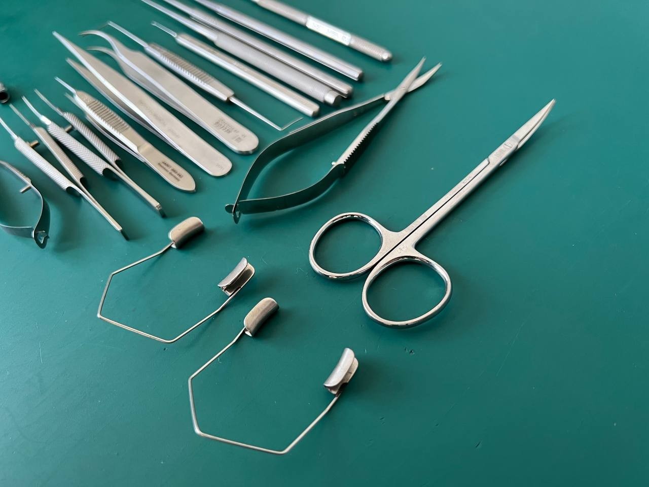 Lot ophtalmology instruments with case Ophthalmic Surgical Instruments Weck