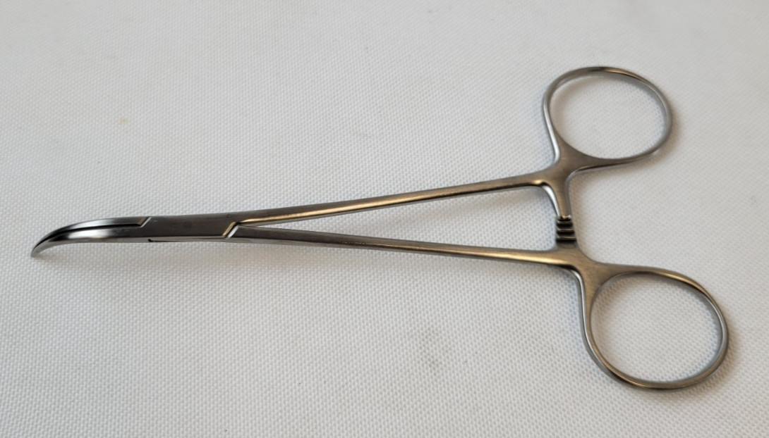 Millennium 2-5145 Tendon Interlacing Forceps, Curved Tip, 6″, Orthopedic
