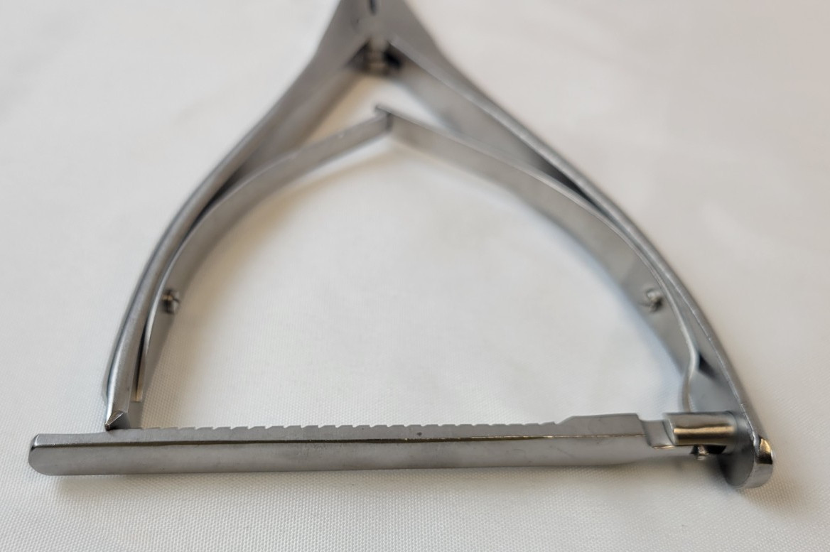 Orthomed OM 90-1875 Femoral Tibial Spreader, Grooved Pads, 22x13mm, 50mm Max
