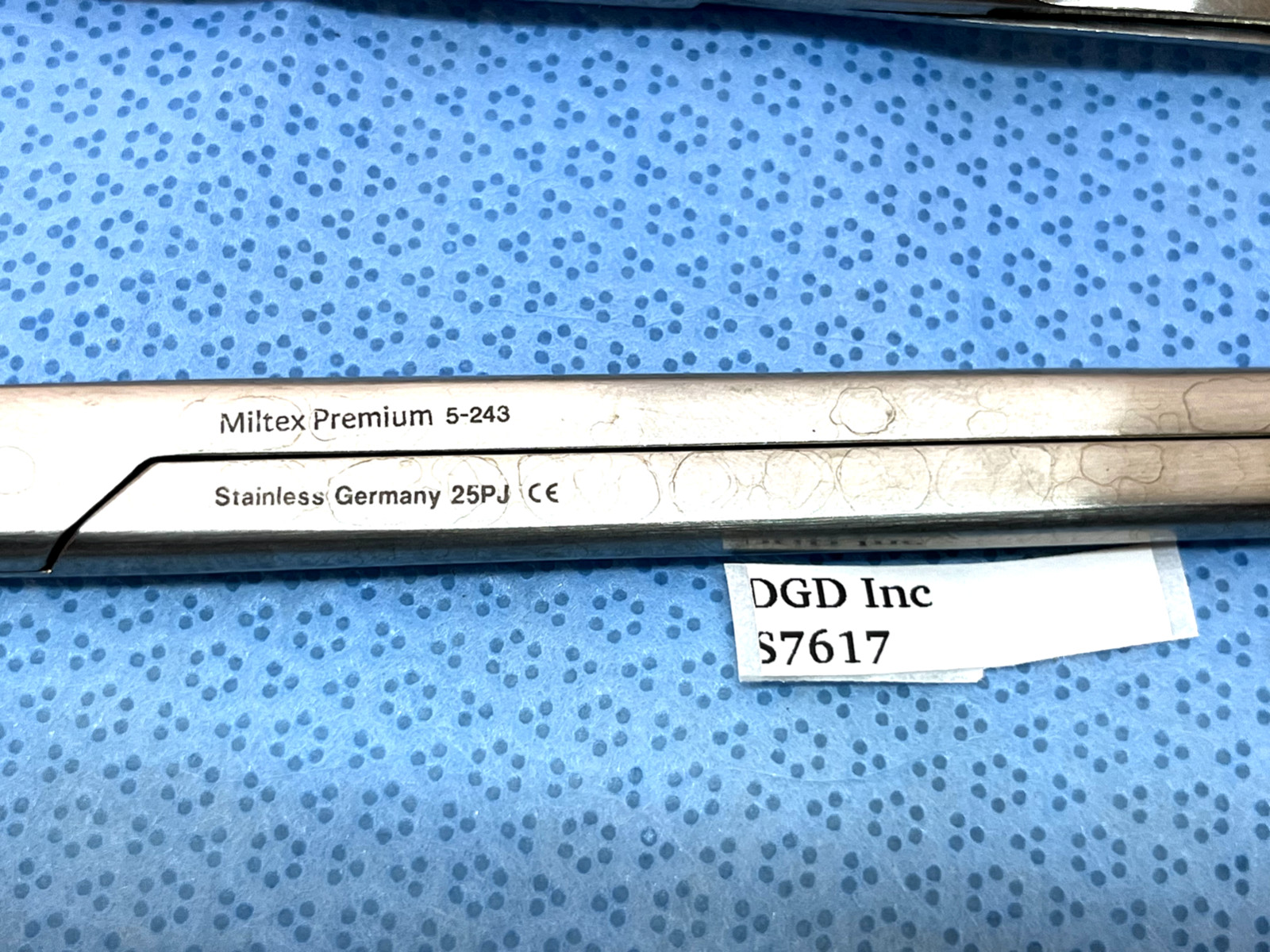 Lot of 4 (2) Bayer (2)Miltex 5-243, 5-130 19″ Curved Scissors S7617