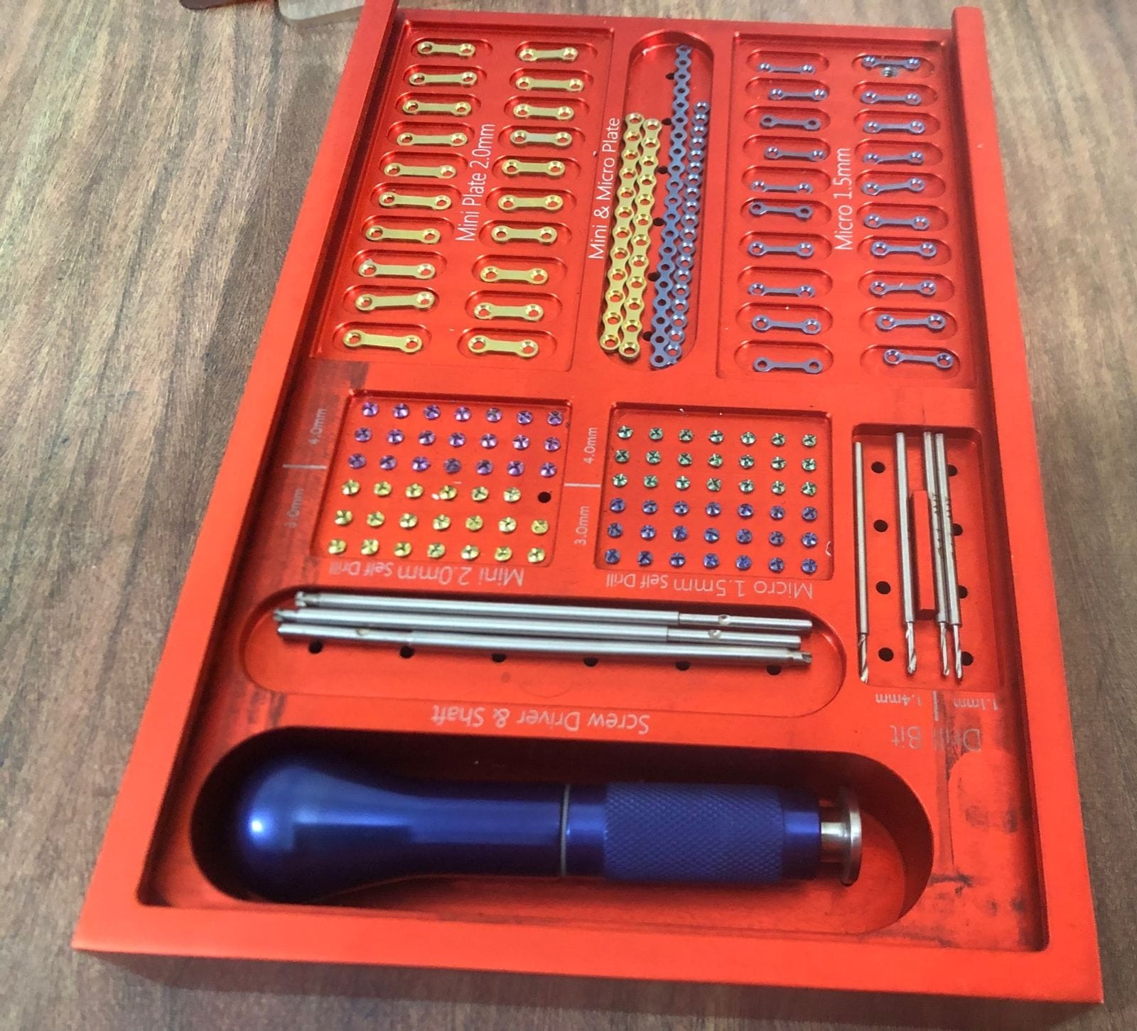 Dental Maxillofacial Surgery Kit Mini And Micro Titanium Screws And Plates