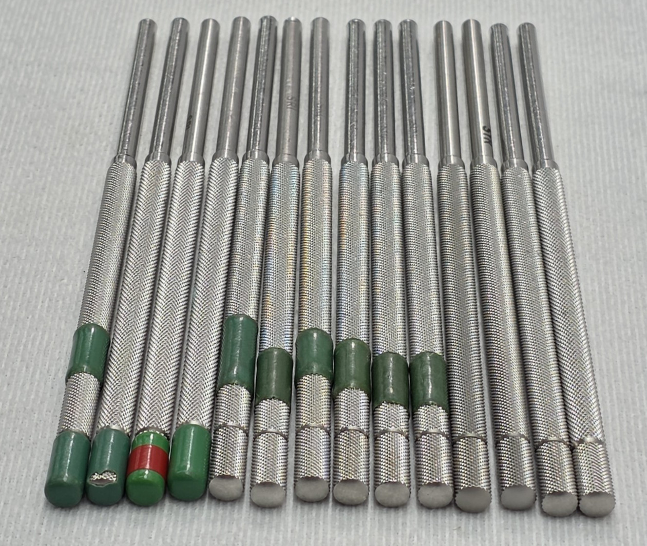 (14x) Aesculap BB048R Scalpel Round Handle, micro, 155 mm (6 1/8″)