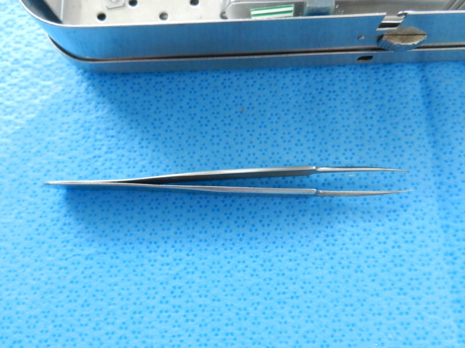 D8191 S & T ASSI Micro Forceps Set with Case