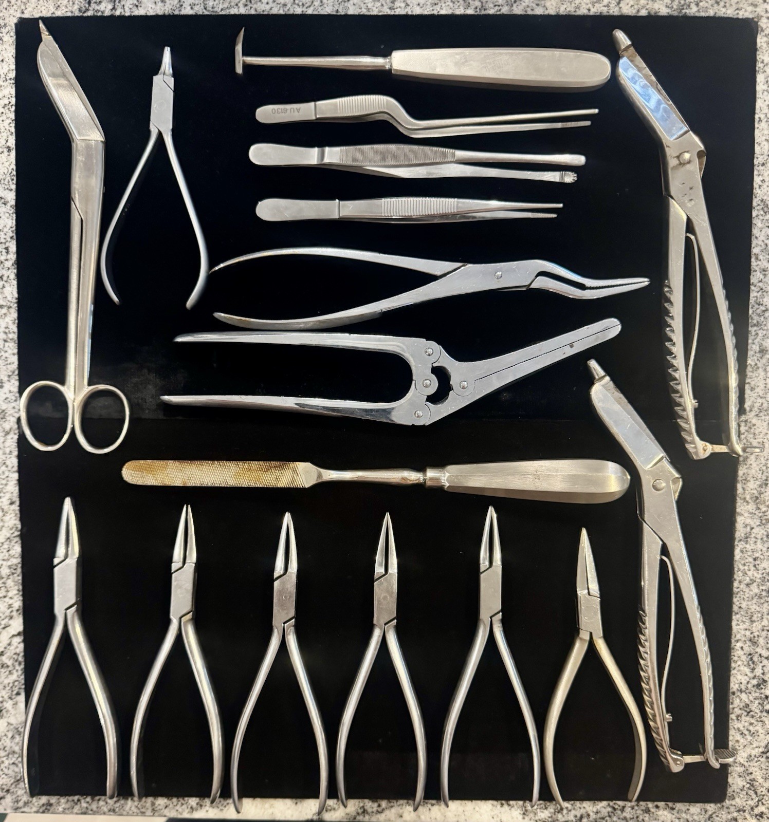 Vintage Surgical Instrument Lot V. Mueller Sklar JEHM Forceps 17 Pc