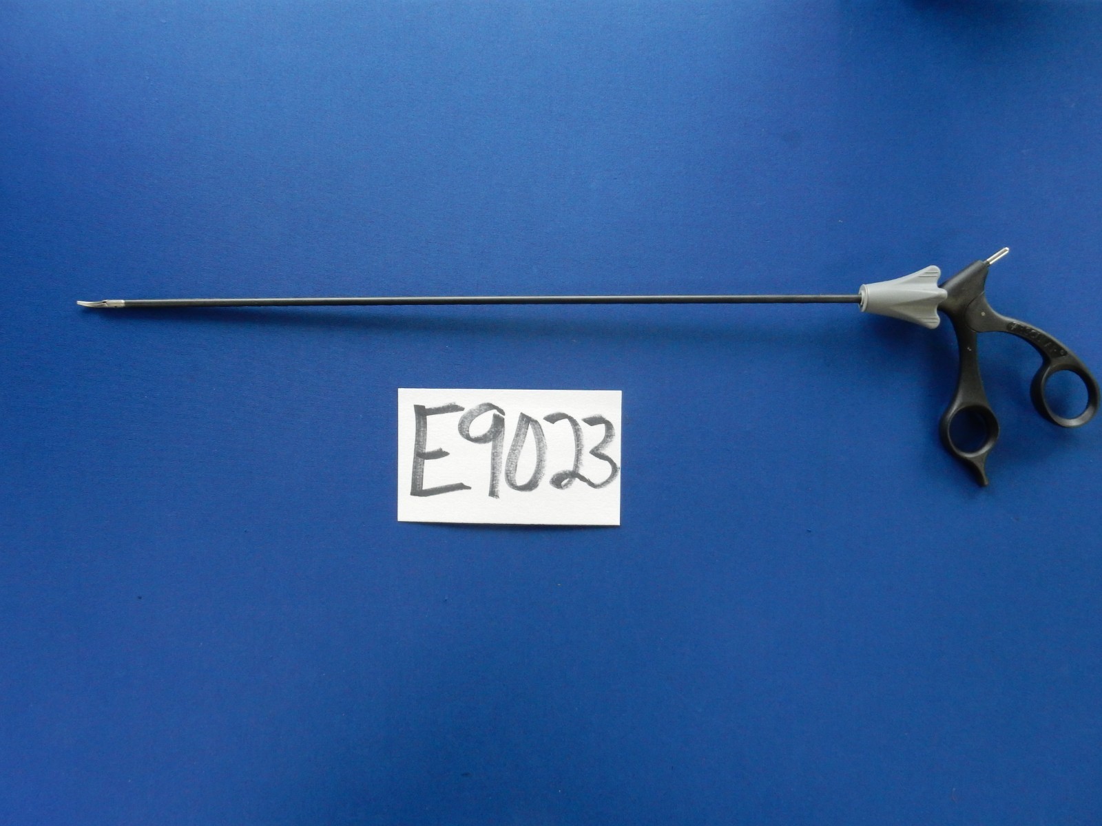 Aesculap PO238R 5mm x 42cm Laparoscopic Maryland Grasping Forceps