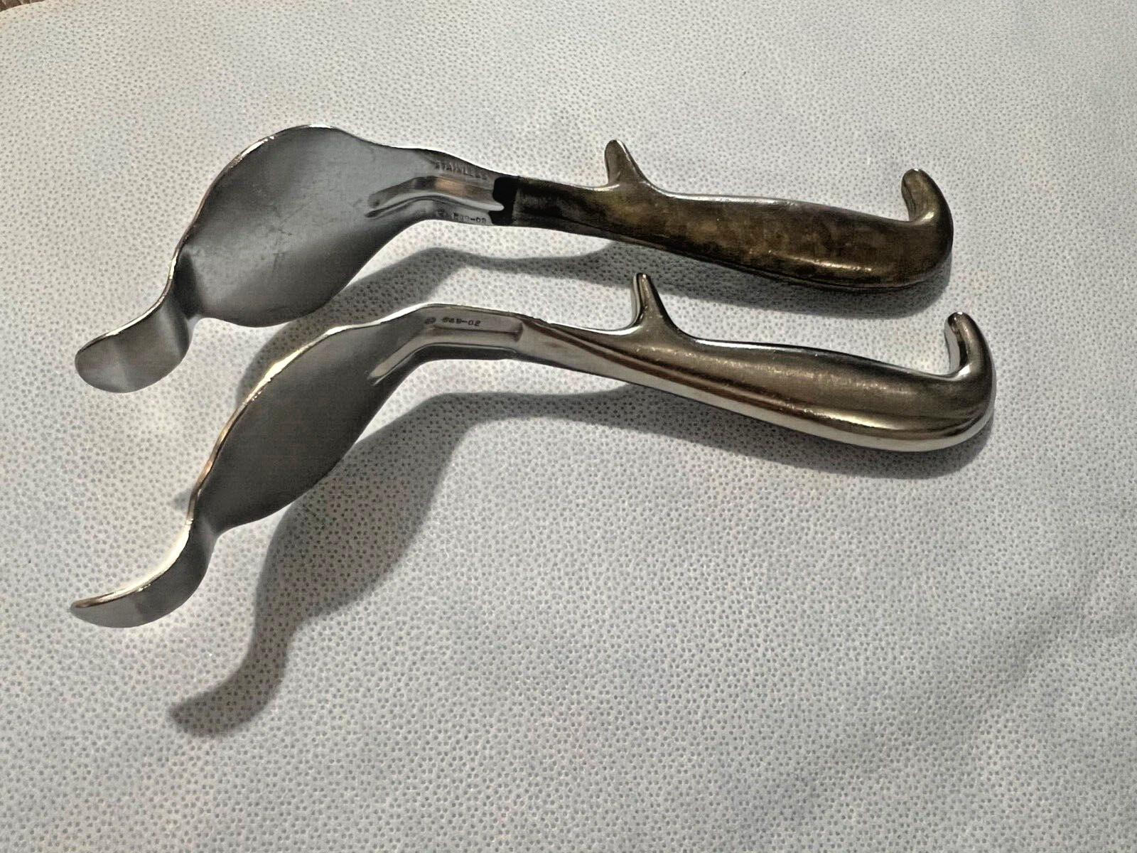 Set Of 2 Zimmer 549.02 Surgical Bennett Retractors 9-1/2″ Length
