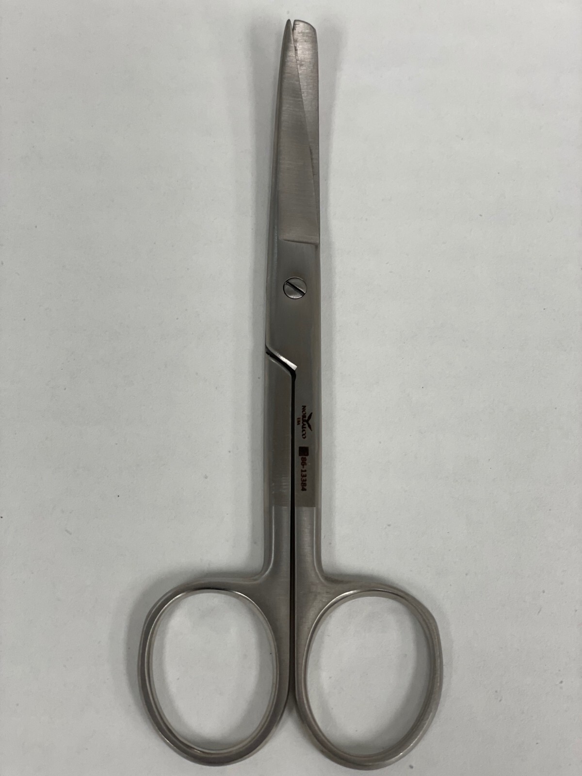 12 Operating Scissors, 5″, Standard Pattern, Curved, Sharp/Blunt Tips (86-13384)