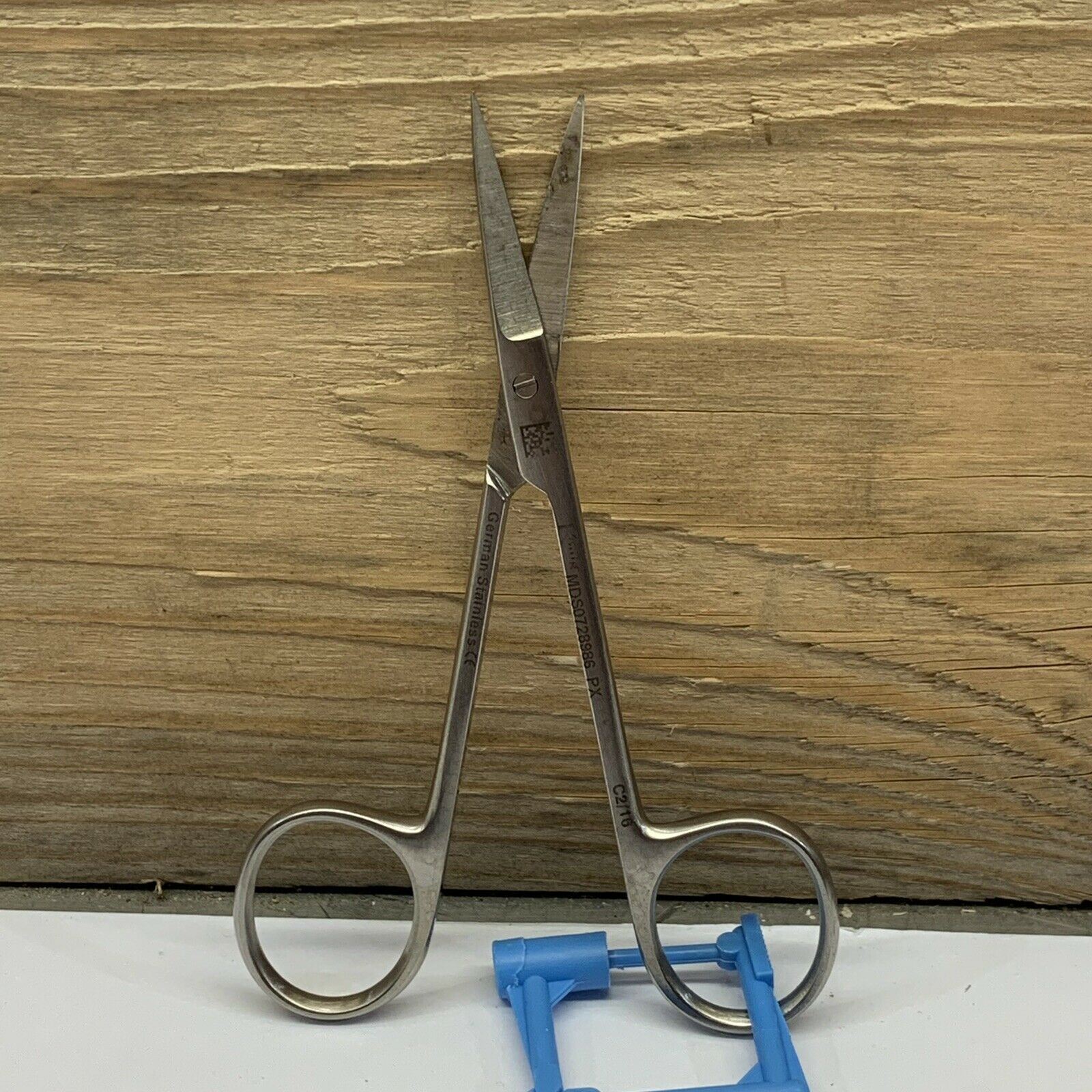 4″ Curved Knapp Iris Scissors with Sharp Tips MDS0728986 Medline