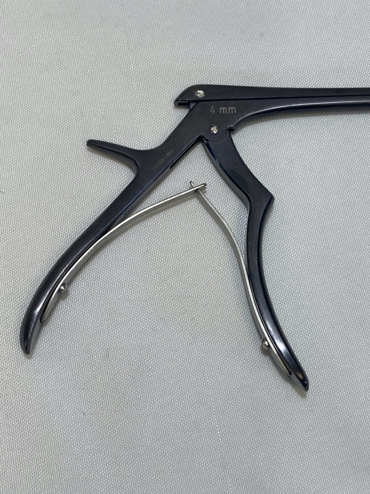 Ruggles RD4854 Diamond Black 4mm x 40° Up x 8″ Cervical Kerrison Rongeur Neuro