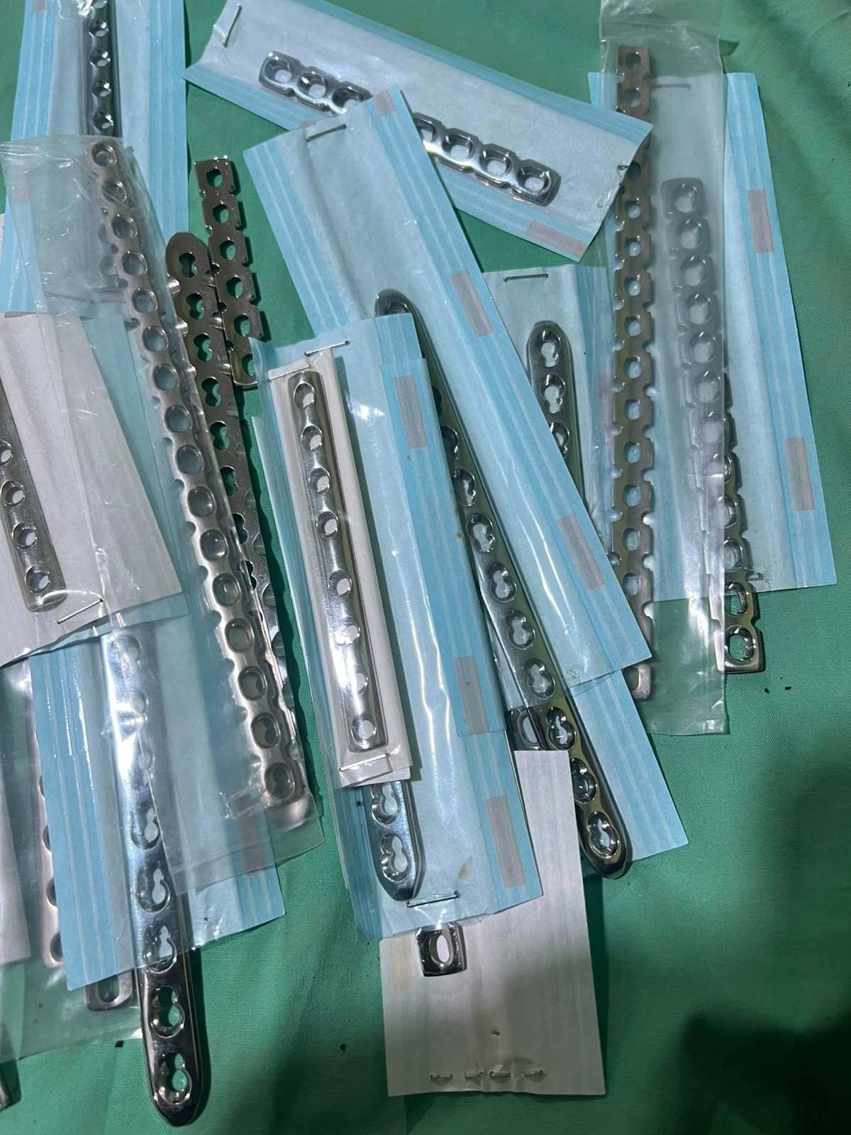 Orthopaedic 3.5mm lcp reconstruction & 1/3rd tublar lot of 30pcs