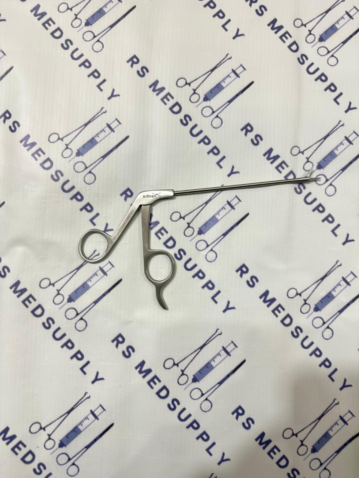 Arthrex Serrated Tooth Scissors Straight Tip 3.4mm 6.5″ REF: AR-12140