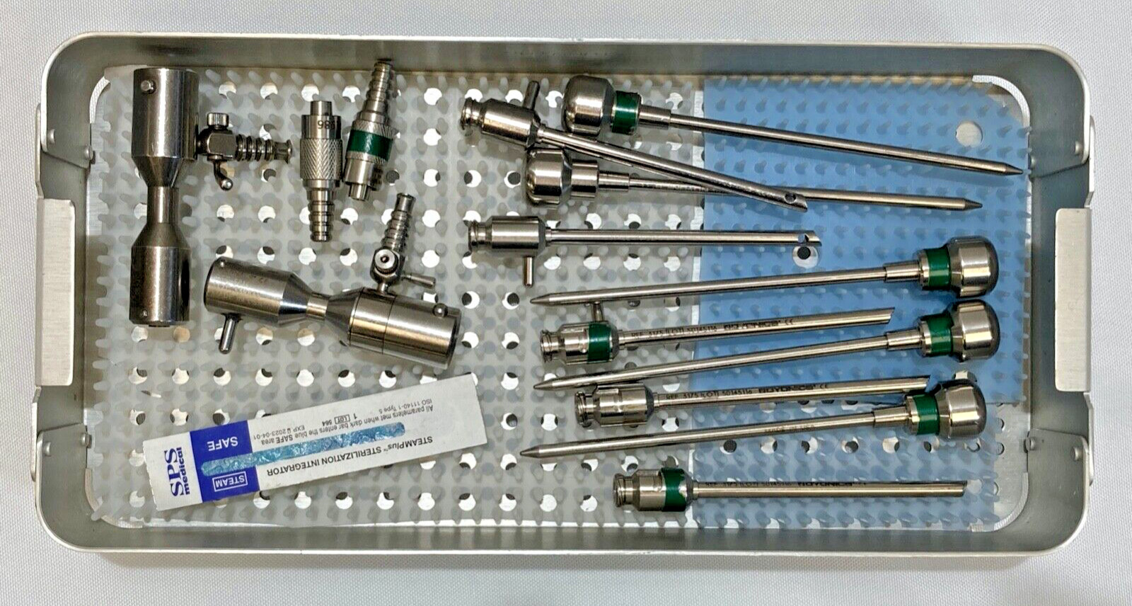 Set of 14 Dyonics 3175 4.5mm Operative Cannulas & Irrigation Extenders w/ Case