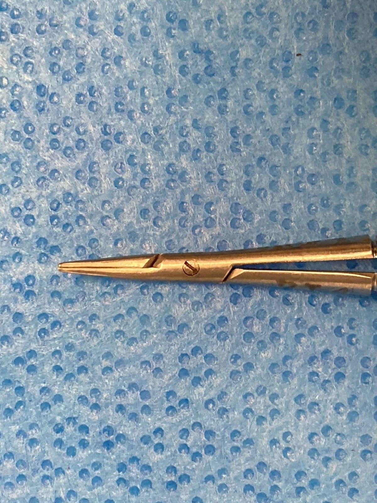 Aesculap FD243 Barraquer Locking Needle Holder 5.5″ Round Handle Ophthalmology