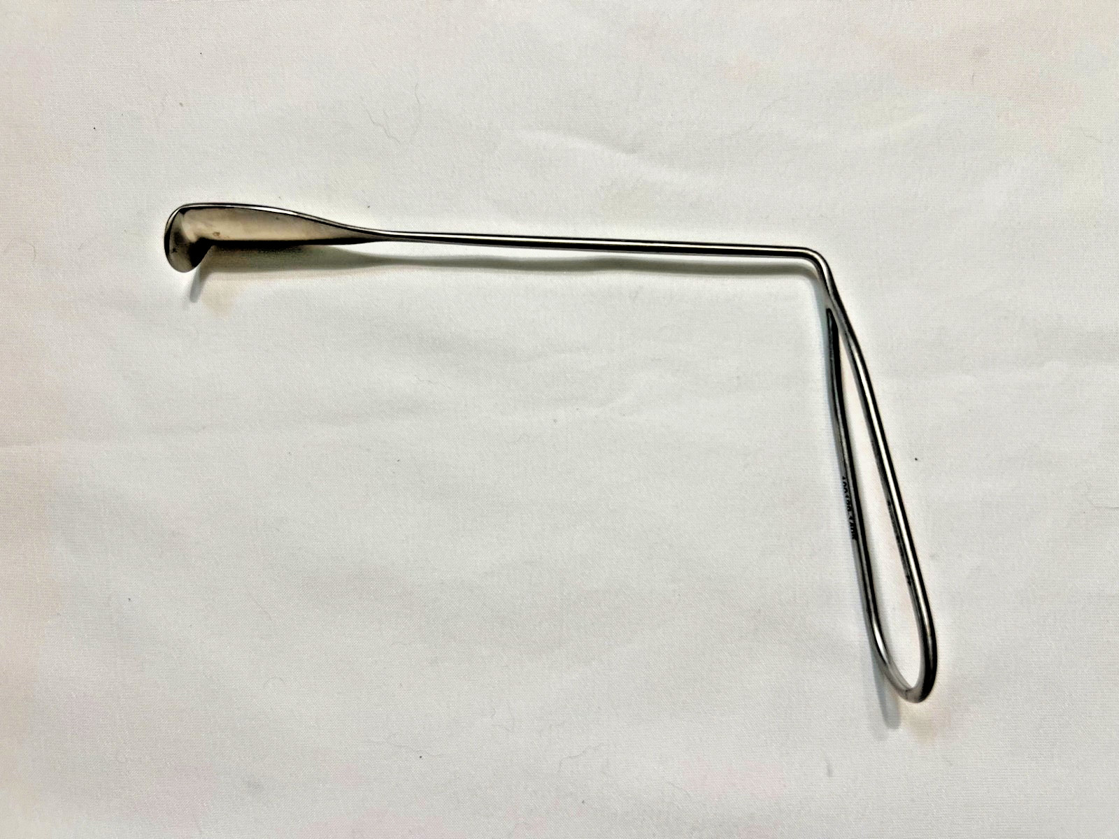 Jarit 430-245 Lothrop Uvula Retractor Angled 20mm Tip X 5-1/8″ Length ENT