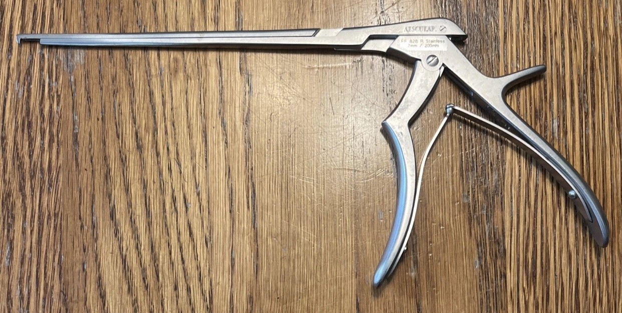 Aesculap FF828R Kerrison Bone Punch, 90° Down, 2mm, 200mm (JJ)