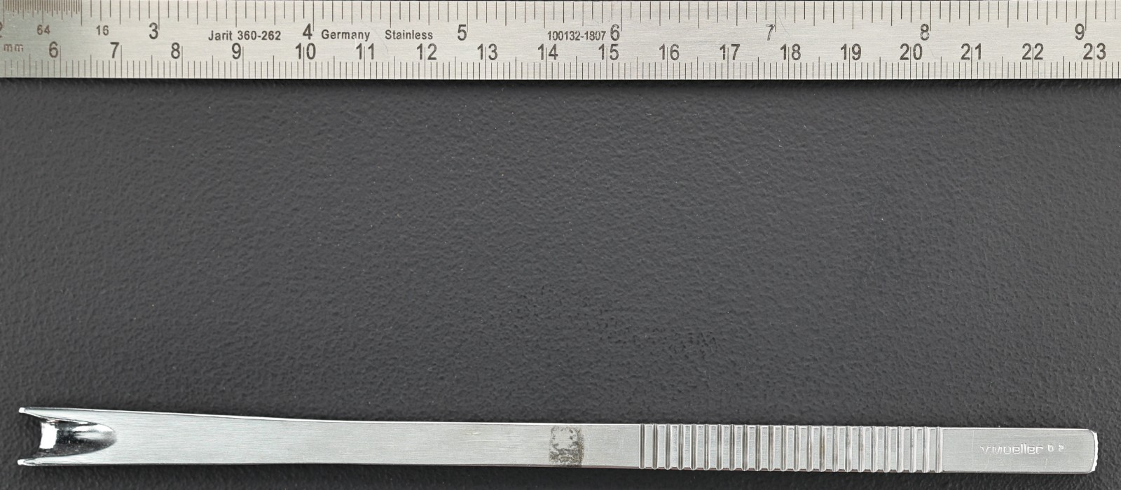 V Mueller RH1457 Osteotome, Guarded Parkes Hump Gouge, Straight, 10 mm, 7″