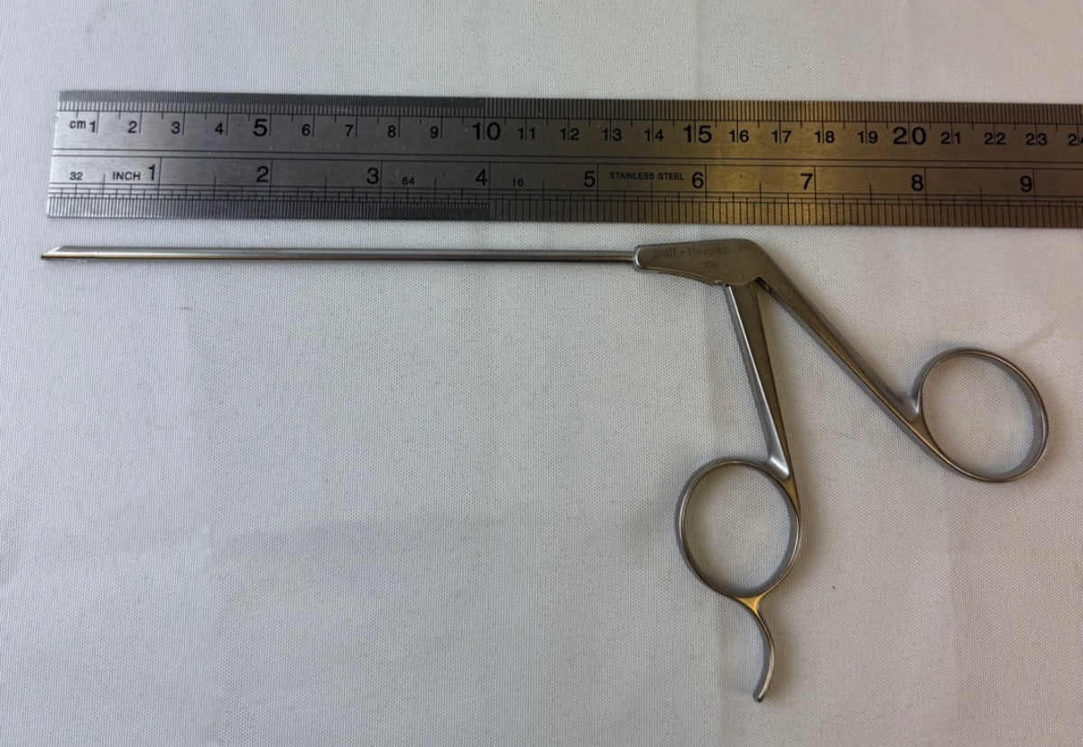 Shutt Linvatec 1.1003 Straight 3.4mm Shaft Mini Tip Forceps 130mm Arthroscopy