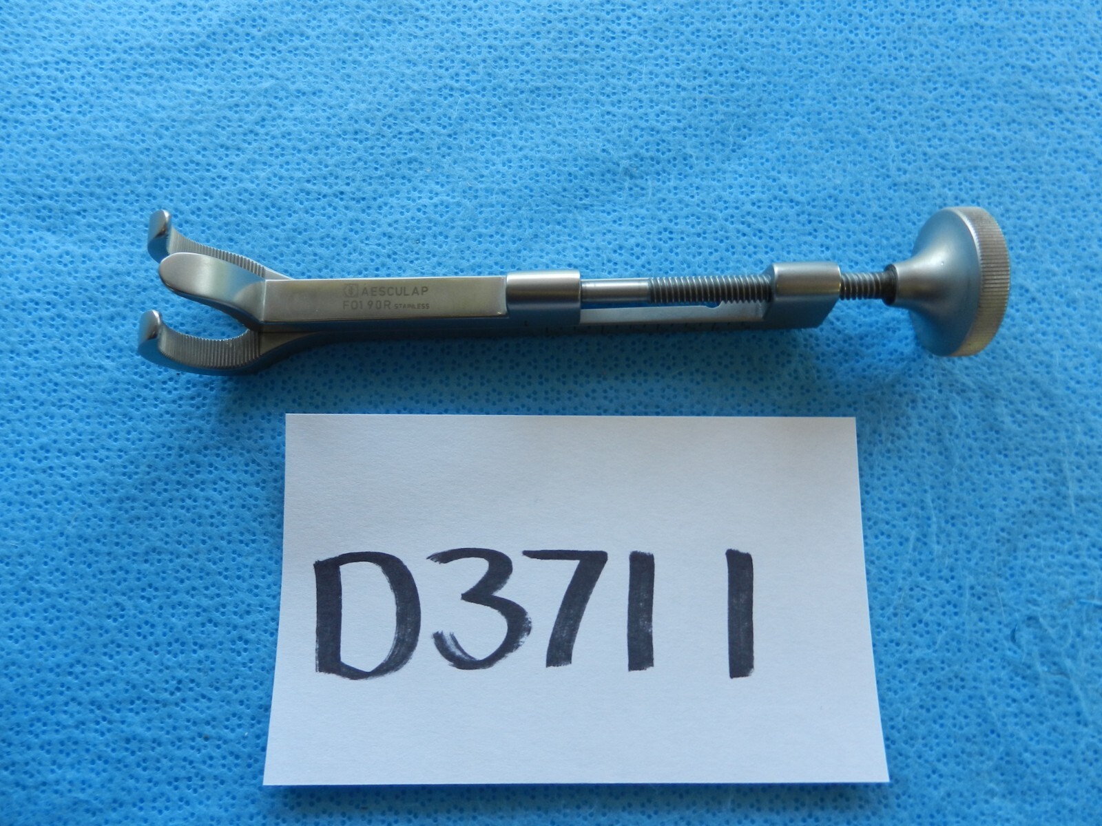 D3711 Aesculap Surgical Lowman Clamp FO190R