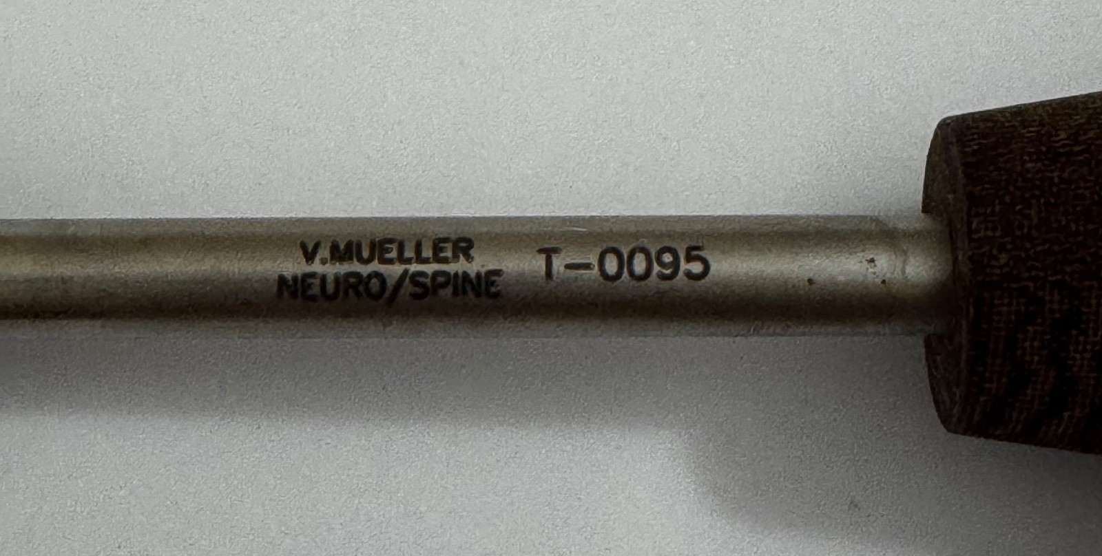 V. Mueller Shadowline Locking Retractor Wooden Handle Model T-0095