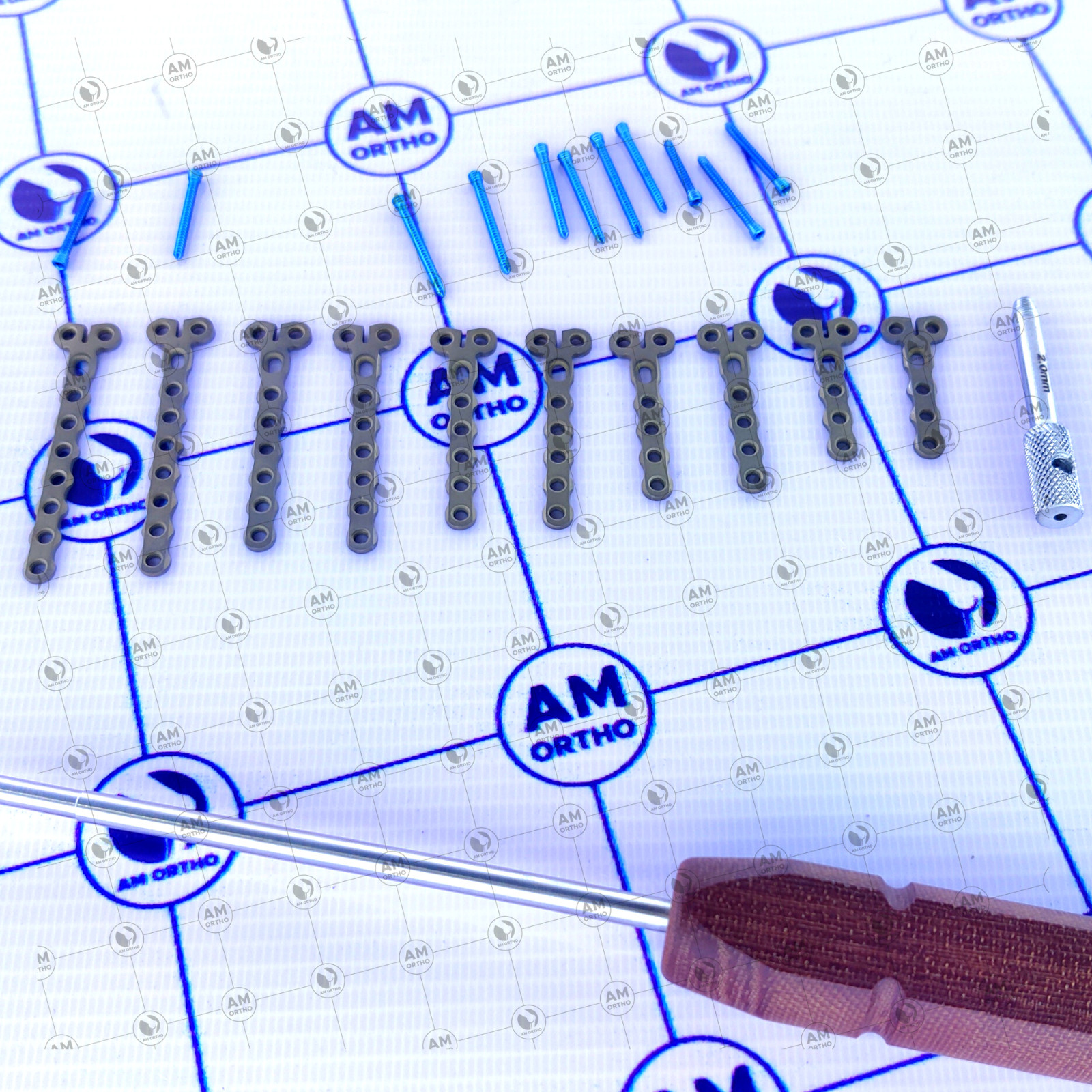 2.0mm Veterinary Mini Locking T Plates 4-8Holes & LCP Screw 82Pcs Set Titanium