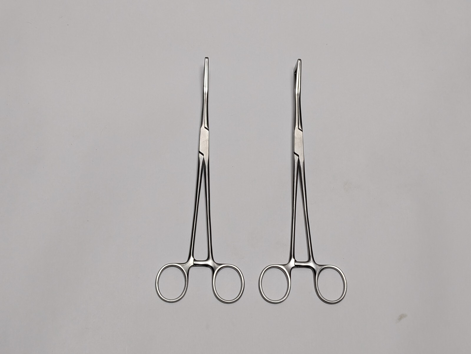 2 pcs. AESCULAP EA062R Collin Atraumatic Grasping Forceps (USED).