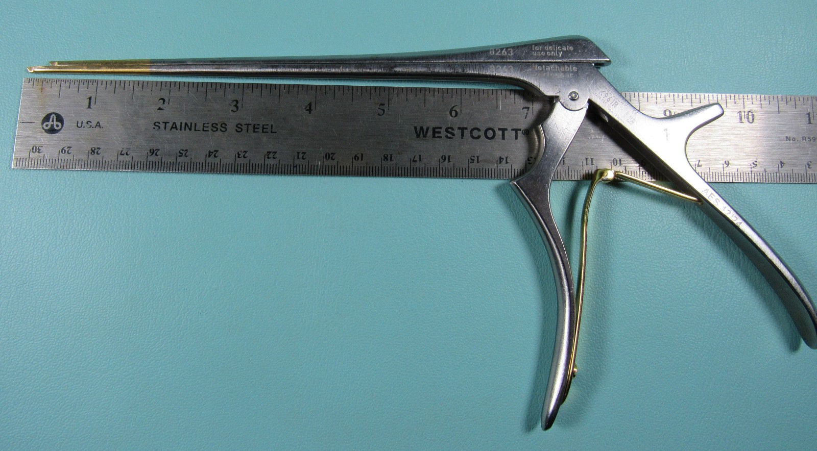 Aesculap FK961R KERRISON Bone Punch Conventional 130 ° Upwards Cutting 7-7/8″