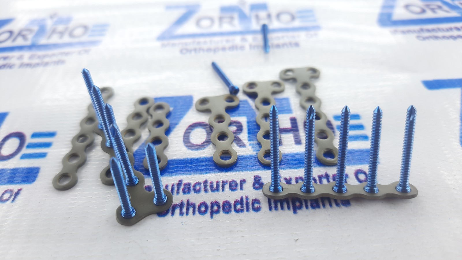 Locking T and Straight plates fingers with 2mm STAR HEAD screws Titanium-70 Pcs