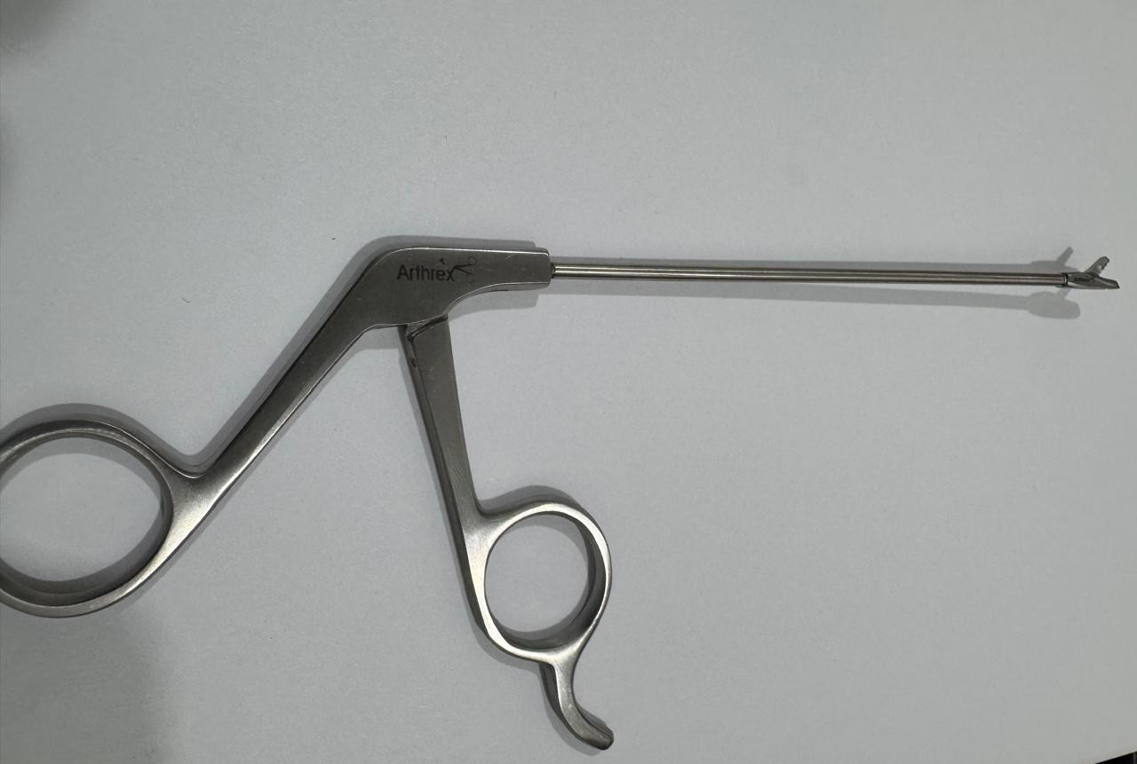 1X Arthrex AR-11000 Punch, Standard Straight Tip, 2.75 mm Straight Shaft