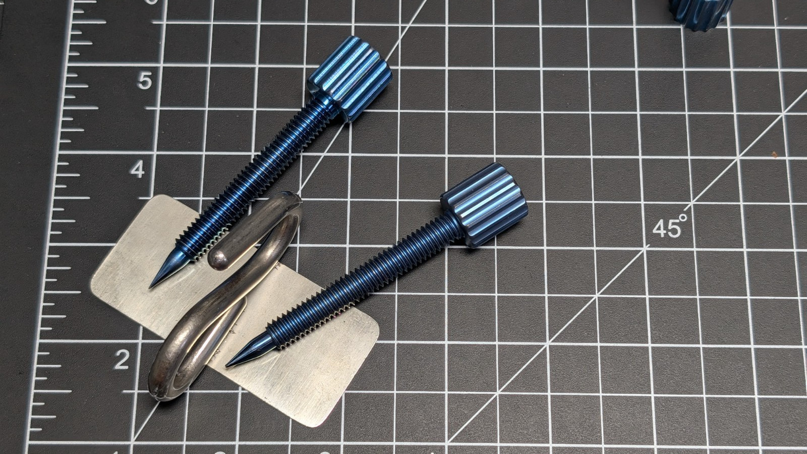 BOSS Gardner Wells Skull Tongs S Hook , Traction Screws 74-0182 74-0185T R1945