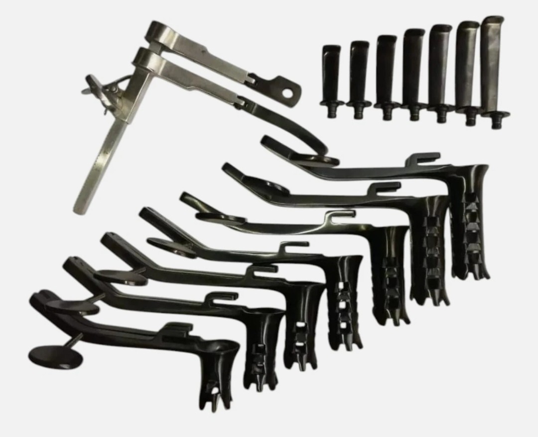 casper micro lumber retactor set in black color.
