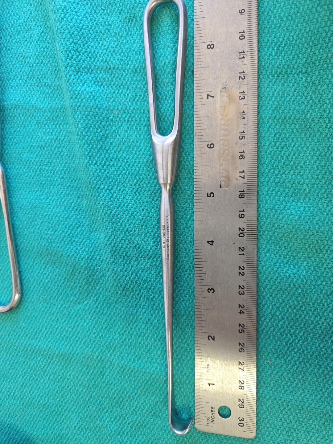 Integra Jarit 200-135 Cushing V Retractor, Straight, 9″