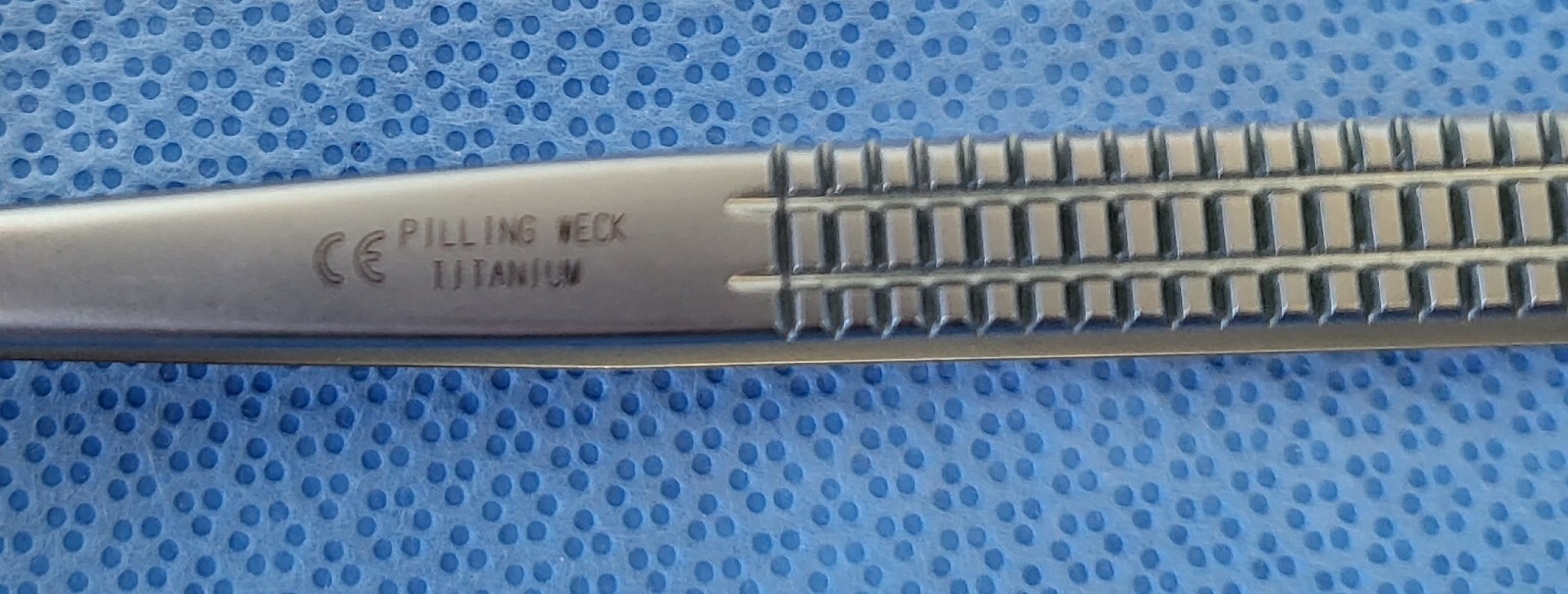 Pilling WECK 35-2953 Micro Titanium Scissors, Straight, 9″
