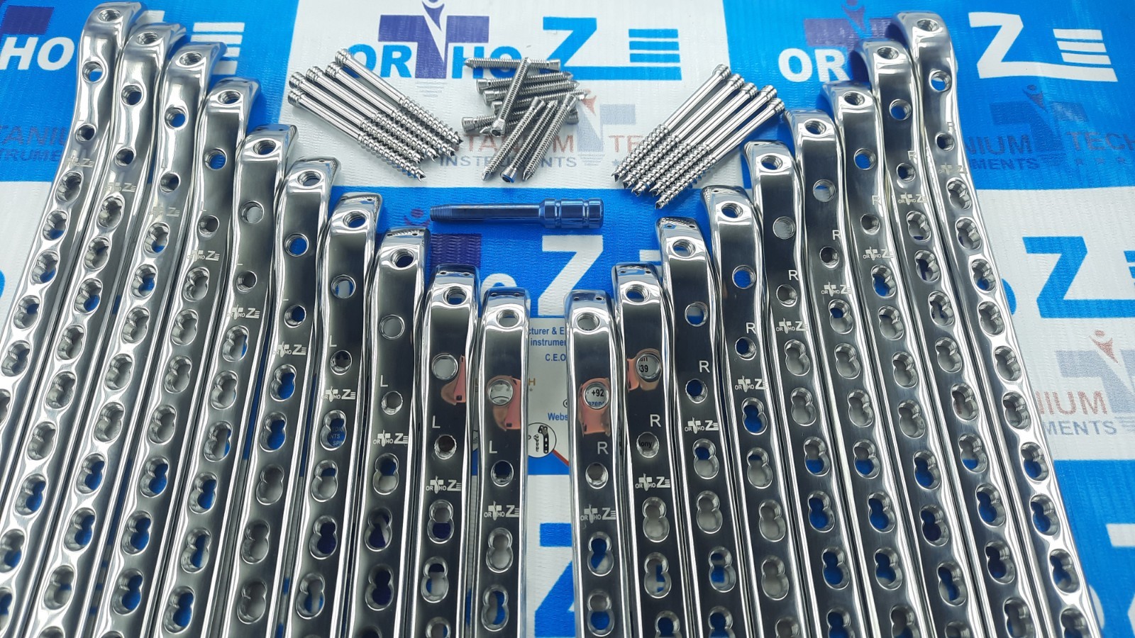 Locking Proximäl Femür Plate 3 To 13 Holes R &L & LCP Screws,SS 316L (73 Pcs)