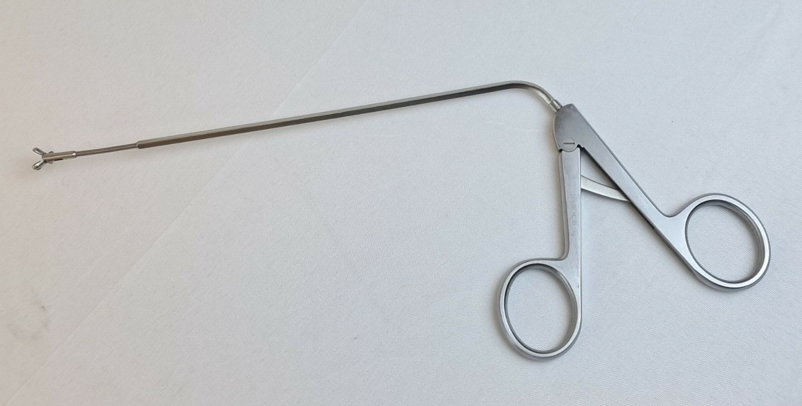 Karl Storz 723029, Biopsy Grasping Forceps, Cupped Jaw, Vertical Opening.