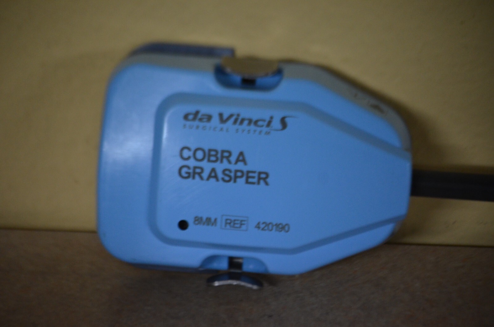 Da Vinci S Cobra Grasper 8mm 420190 Intuitive Surgical