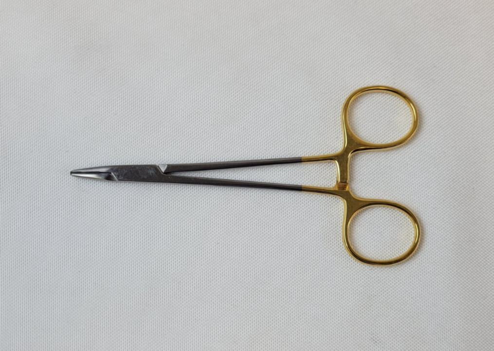 Pilling 15-2800 Halsey Needle Holder, Serrated Jaws, Tungsten Carbide, 5-1/4″