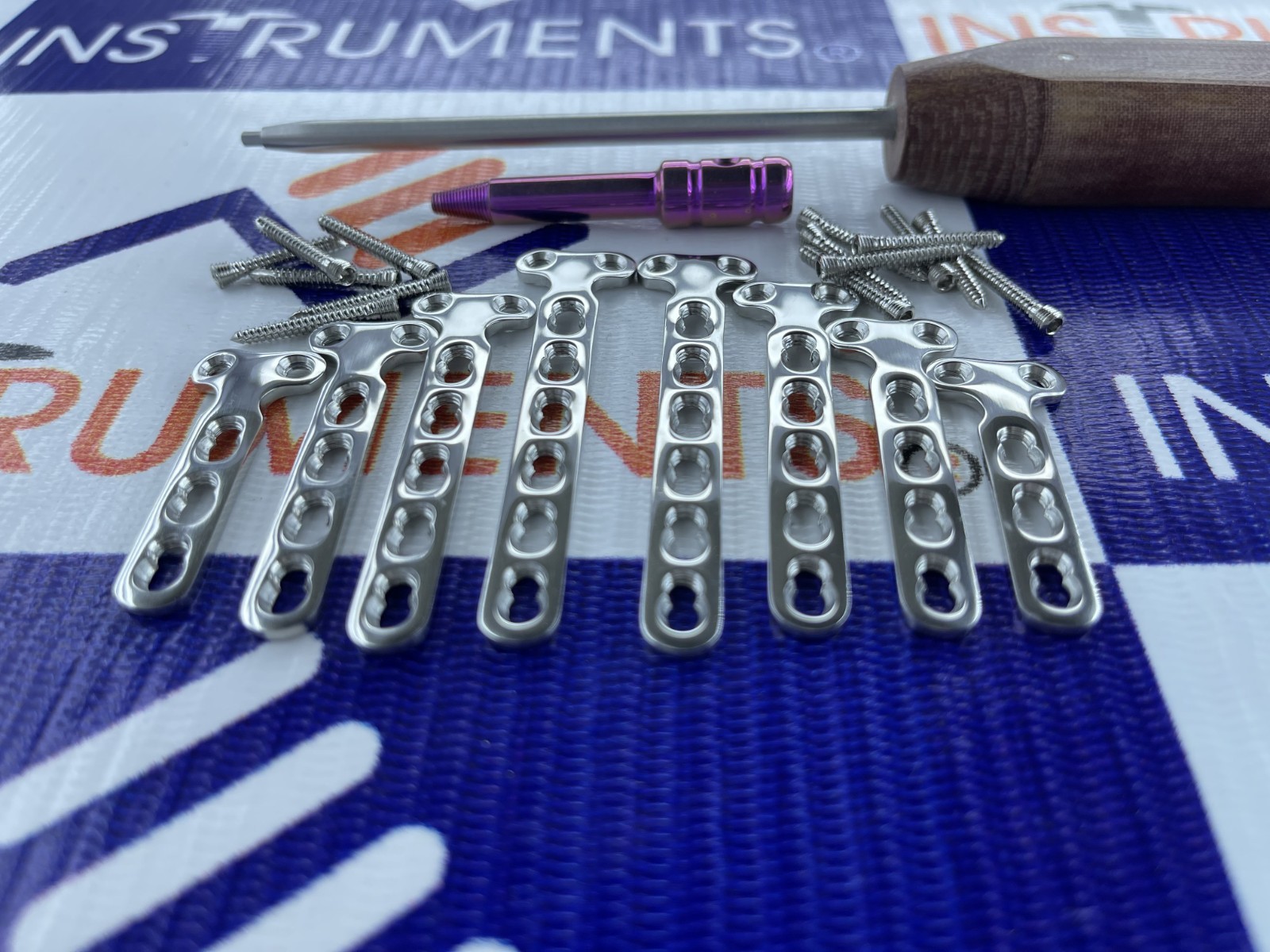 Locking T plates 3 to 6 holes for 2.7mm LCP Screw & Screw(60 Pcs) SS 316L